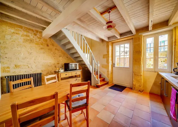 Logis Loiseau Avec Terrasse Saint-Émilion